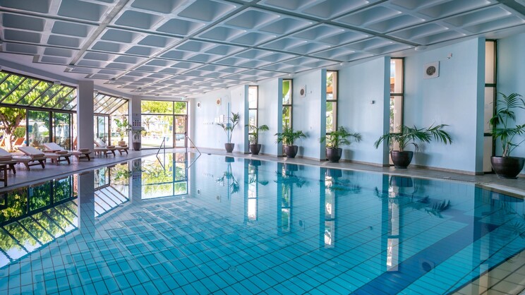 Constantinou Bros Athena Beach Hotel